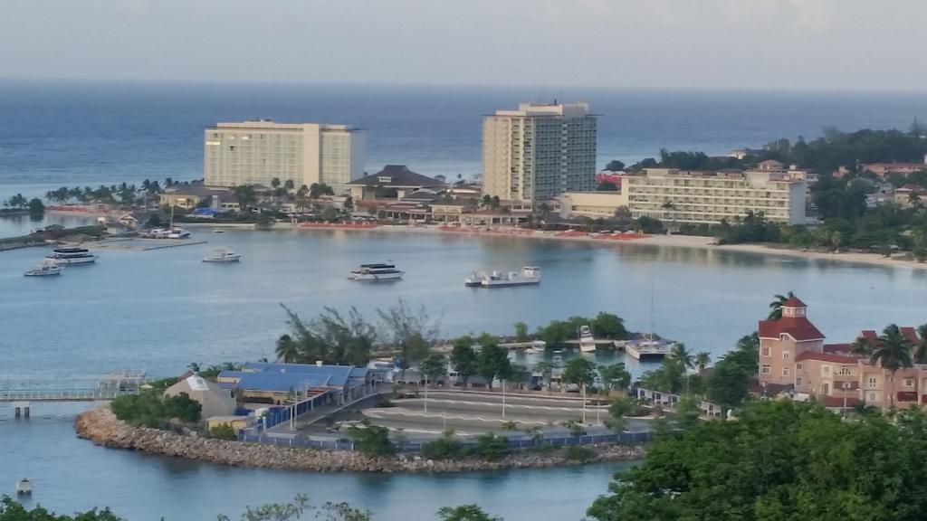 Sky Castles Apt J3 Ocho Rios Eksteriør billede